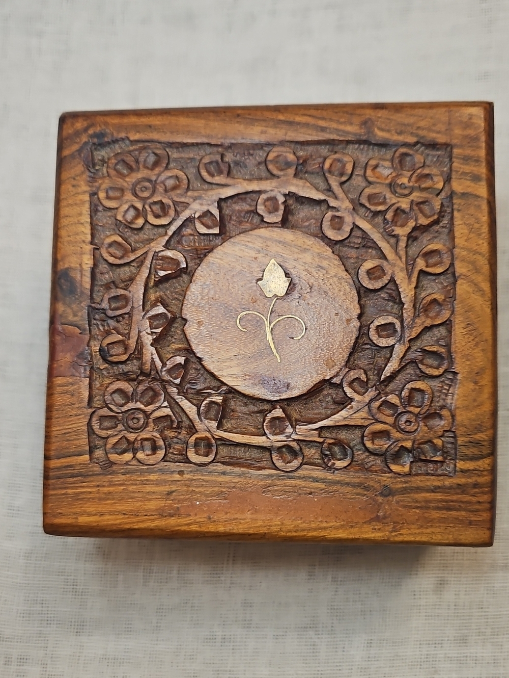 Hand-Carved Wooden Trinket Box with Floral Inlay - Brown
